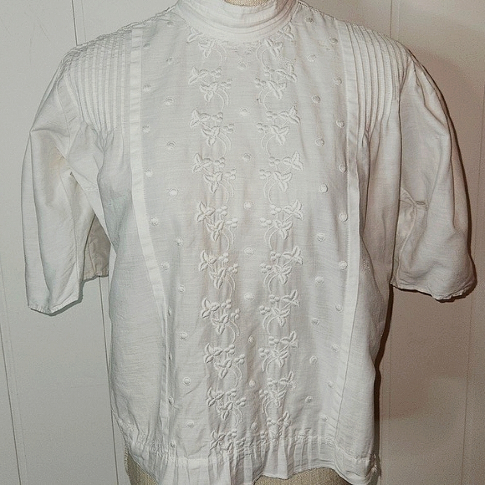 Antique RARE 1900s white embroidered Milkmaid button back Prairi Fantasy blouse